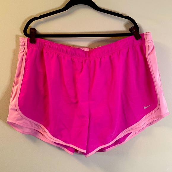 Nike Tempo Women's Plus Running Shorts in Bright Pink - 3X - Picture 1 of 5